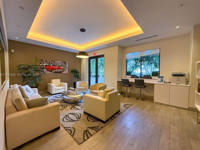 Building Photo - 999 SW 1st Ave