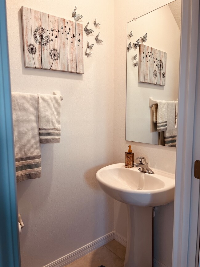 Building Photo - 32085 Powderpuff Mimosa Dr