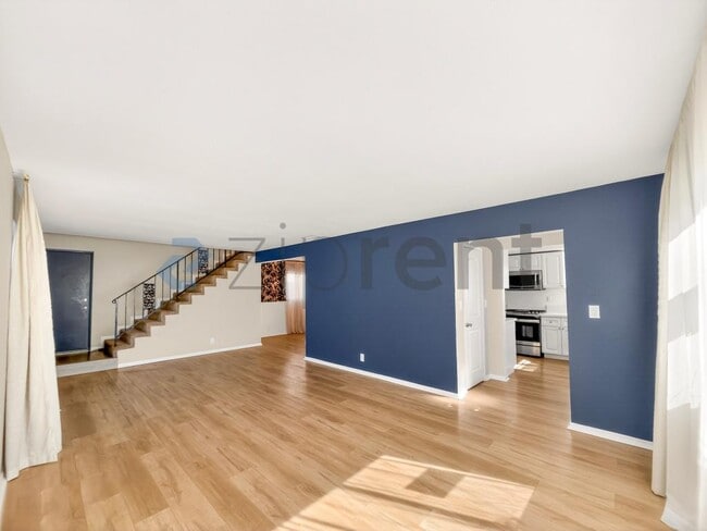 Building Photo - 13626 Cerise Ave