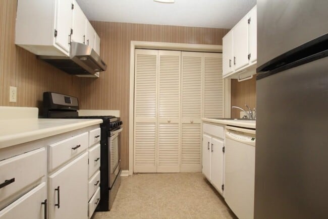 Building Photo - 574 Emory Oaks Way