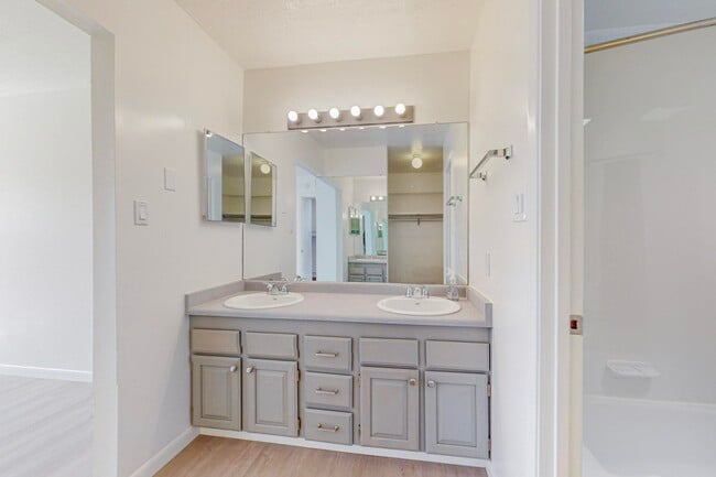 Building Photo - 876 Tramway Ln Ct NE