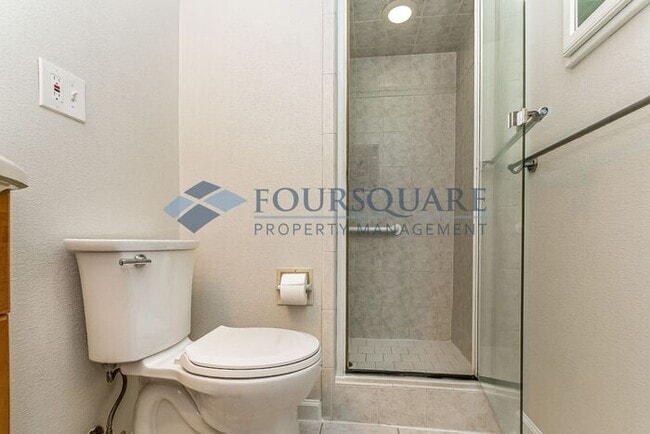 Building Photo - FRESHLY UPDATED CONDO in a PRIME RALEIGH LOCATION! 2 Bed w/ 2 en suite Bathrooms