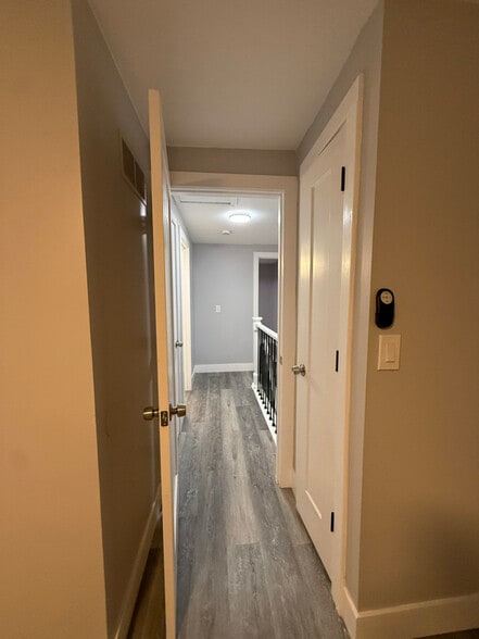 Building Photo - 3974 Lake Run Blvd