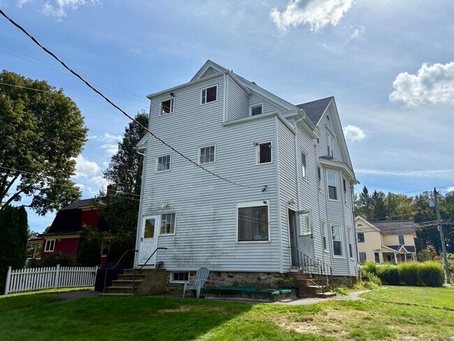 Building Photo - 37 Hungerford Ave