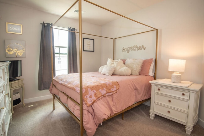 Building Photo - 351 Goodwick Dr