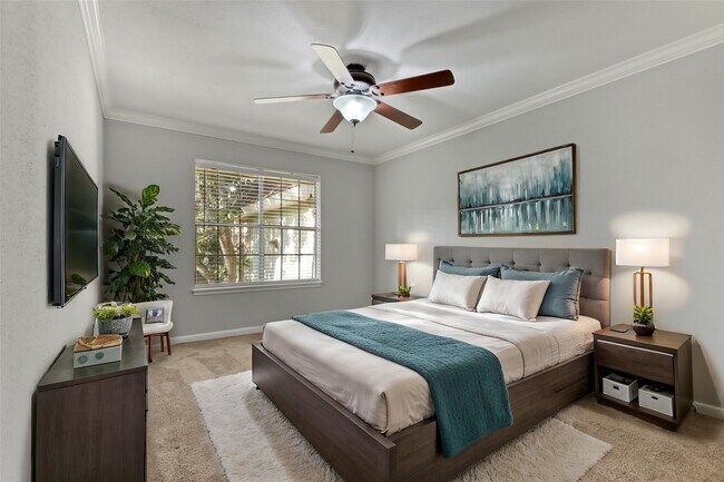 Building Photo - 845 Augusta Dr