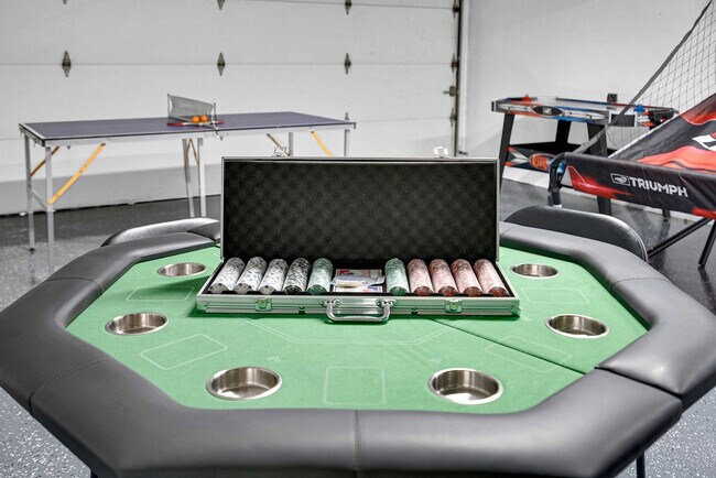 Building Photo - 897 Imperial Dr