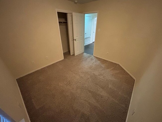 Building Photo - 154 Lake Washington Dr