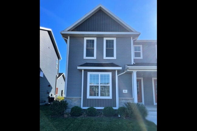 Primary Photo - 621 Hillcrest Dr