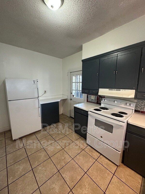 Building Photo - 1714 Dartmouth Ave