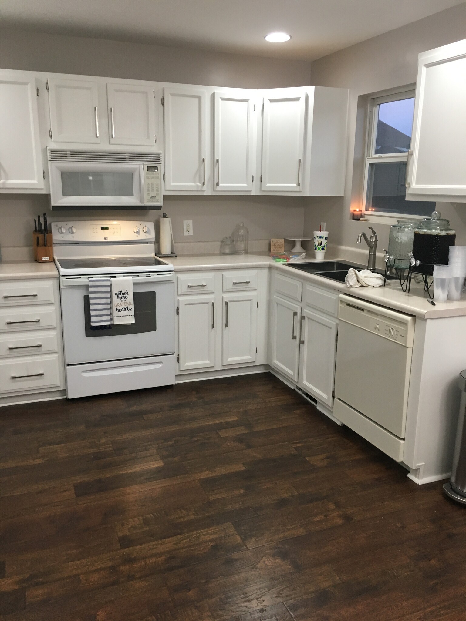 Building Photo - 850 W Hickory Nut Ct
