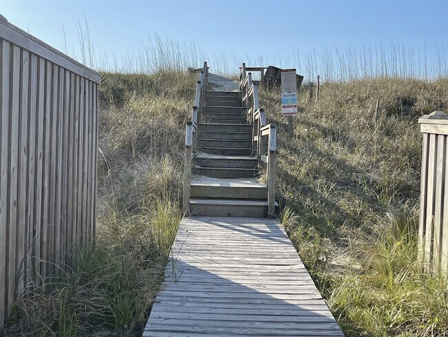 Building Photo - 57211 Atlantic View Dr