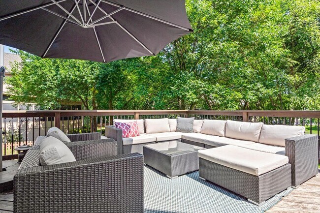 Building Photo - 9004 W 148th St