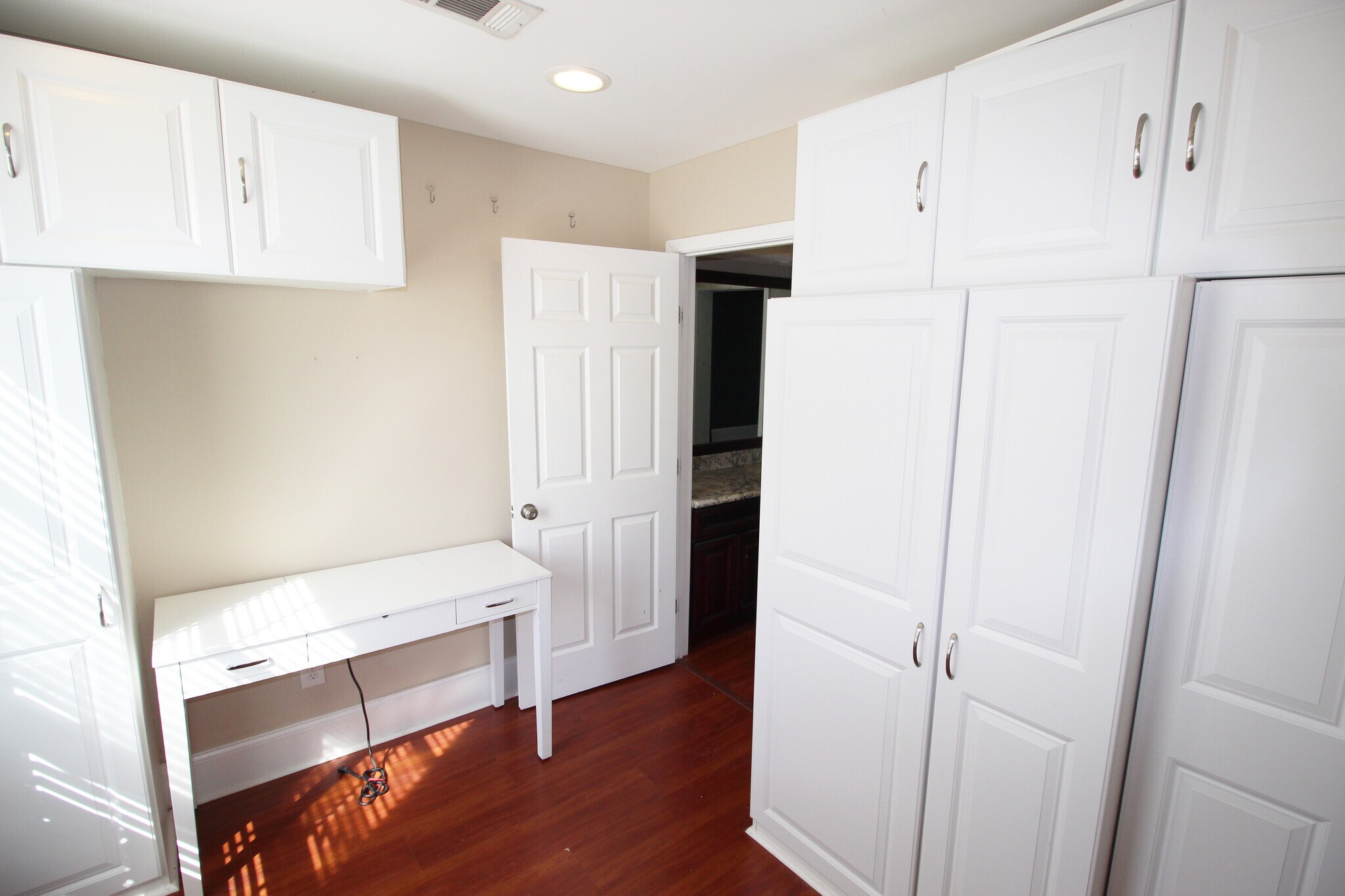 Building Photo - 3033 Toledano St