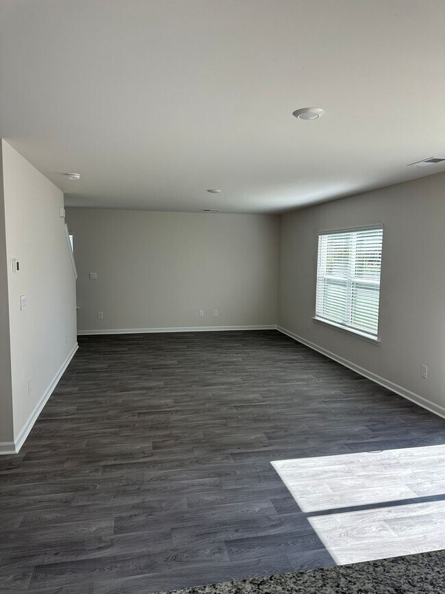 Building Photo - 361 Wellspring Dr