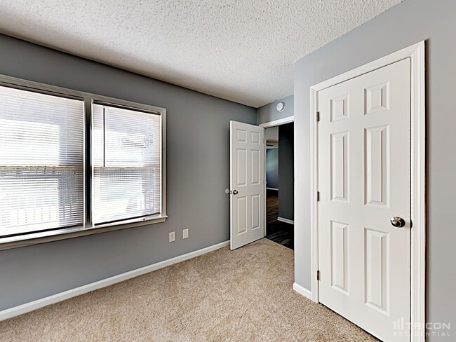 Building Photo - 133 Riverwalk Ct