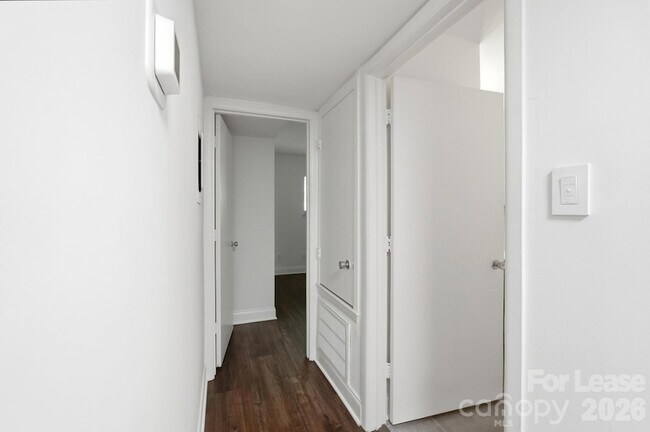 Building Photo - 2900 Heathstead Place
