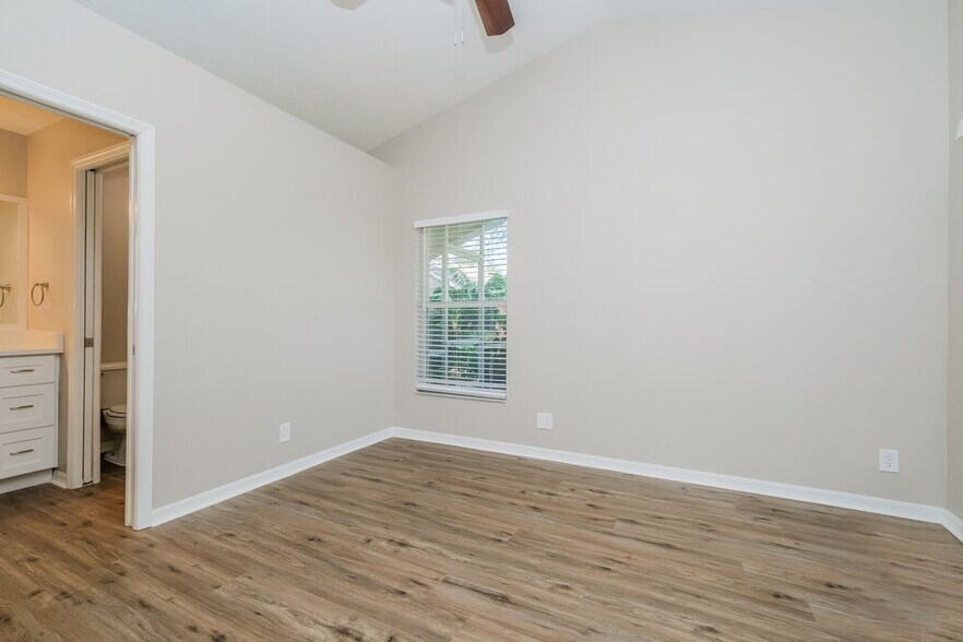 Building Photo - 1843 Horsechestnut Ct