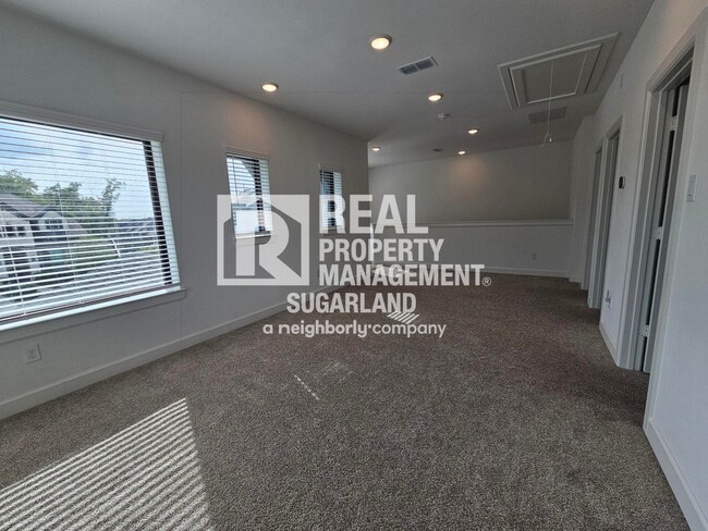Building Photo - Move-In Ready Home in Sienna with Resort Amenities