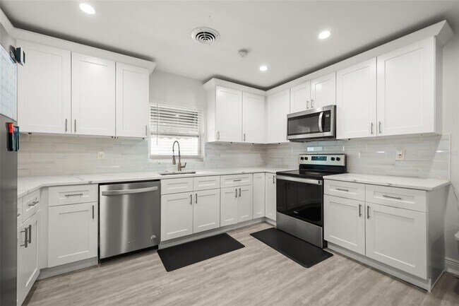Building Photo - 2909 Hargill Dr