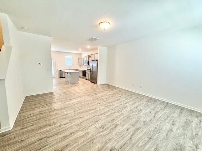 Building Photo - 3BD/2.5 bath townhome minutes from I- 85 and historic downtown MOVE IN SPECIAL