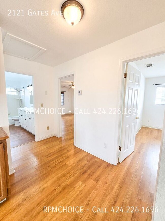 Building Photo - 2121 Gates Ave