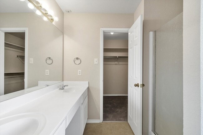 Building Photo - 4402 Emerald Leaf Dr