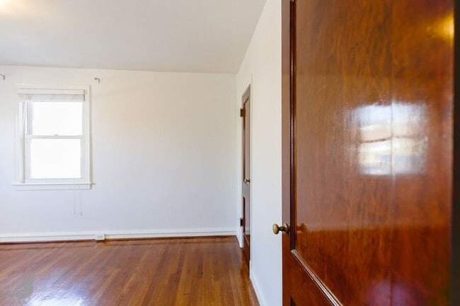 Building Photo - 3937 Ames St NE