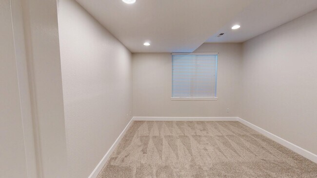 Building Photo - 1610 Ames Ct