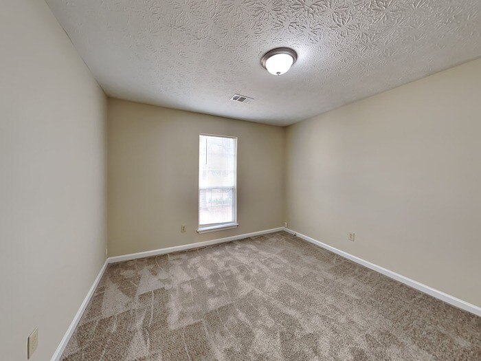 Building Photo - 411 Fieldgreen Dr