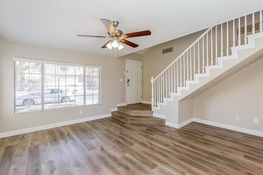 Building Photo - 3468 Blue Heather Dr