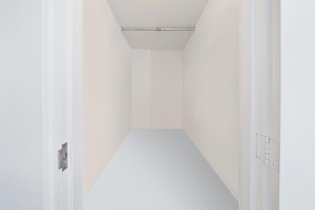 Building Photo - 1 S Palmway