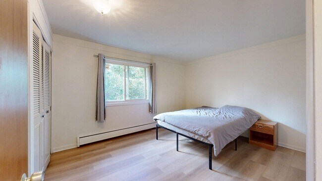 Building Photo - 1257 Island Dr