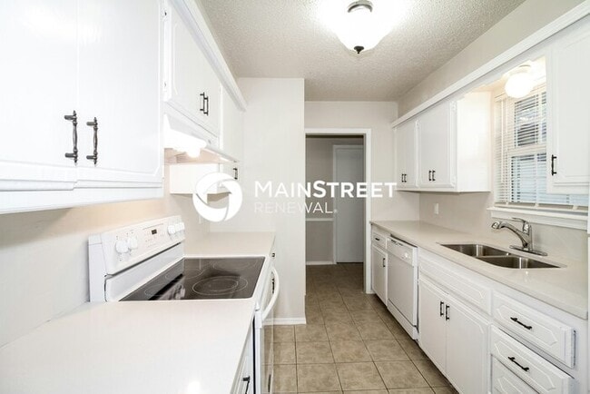 Building Photo - 3 Bedroom Pet-Friendly Home in Norman, OK ...