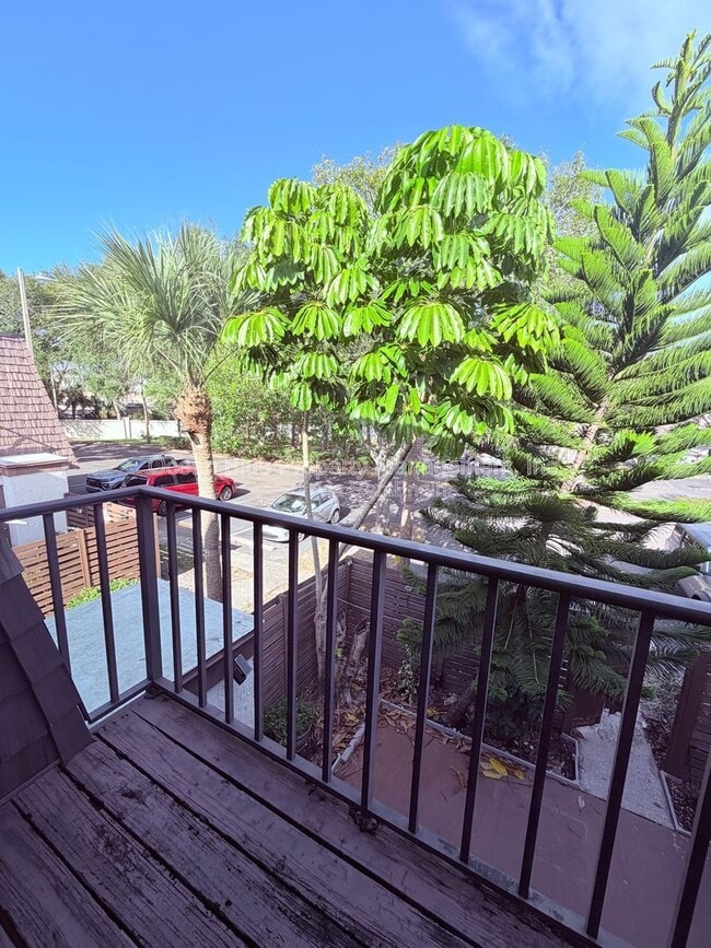 Building Photo - 15436 E Pond Woods Dr