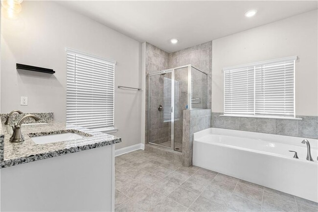 Building Photo - 156 Adams Cir