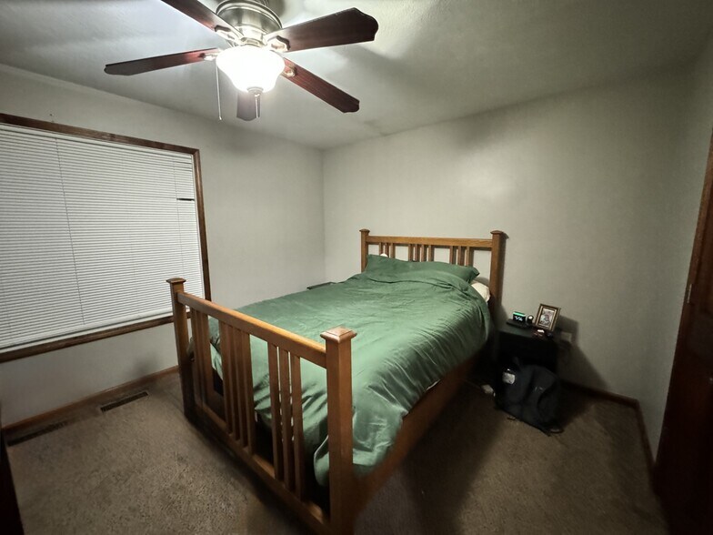 Building Photo - 22174 Vine St