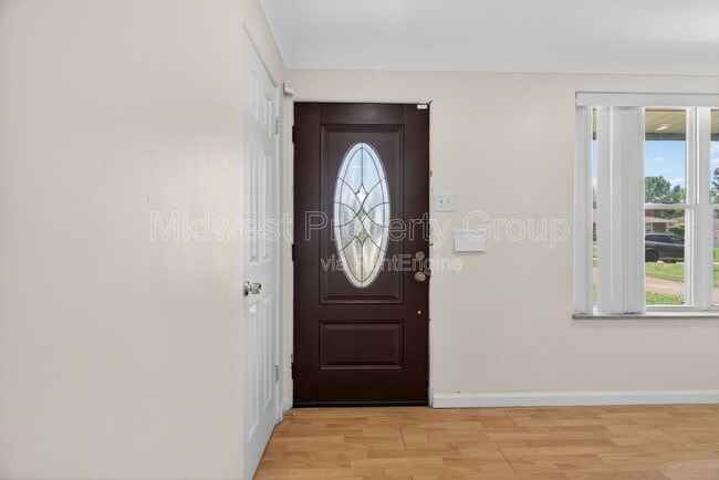 Building Photo - 2047 Goodale Ave