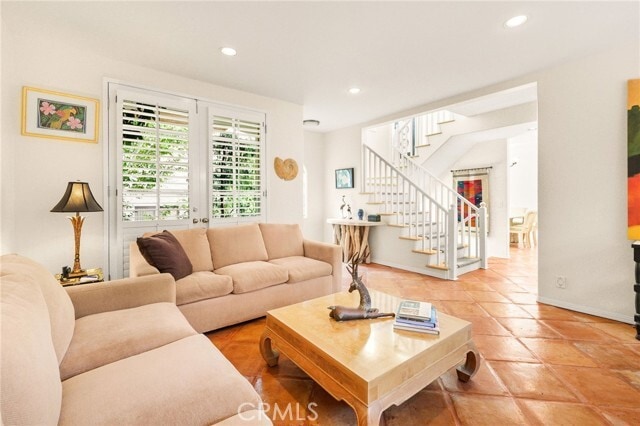 Building Photo - 1827 Barry Ave