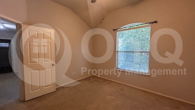 Building Photo - 9537 Navarro St