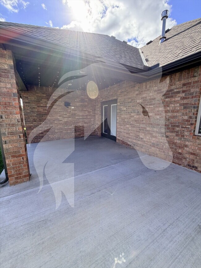 Building Photo - "Stunning 4-Bed Gem with Granite Touch & C...