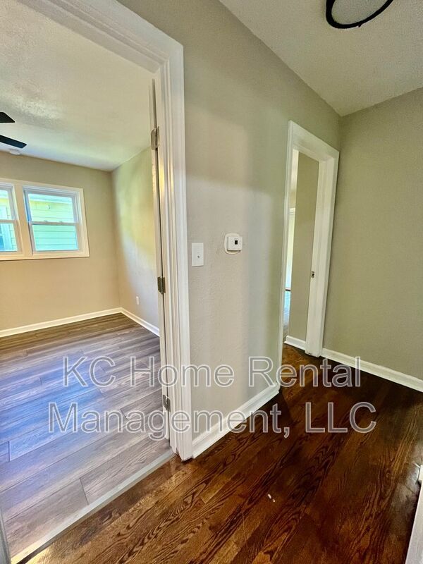 Building Photo - 4514 Monroe Ave
