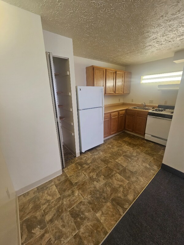 Building Photo - 1380 Arbor Ave SE