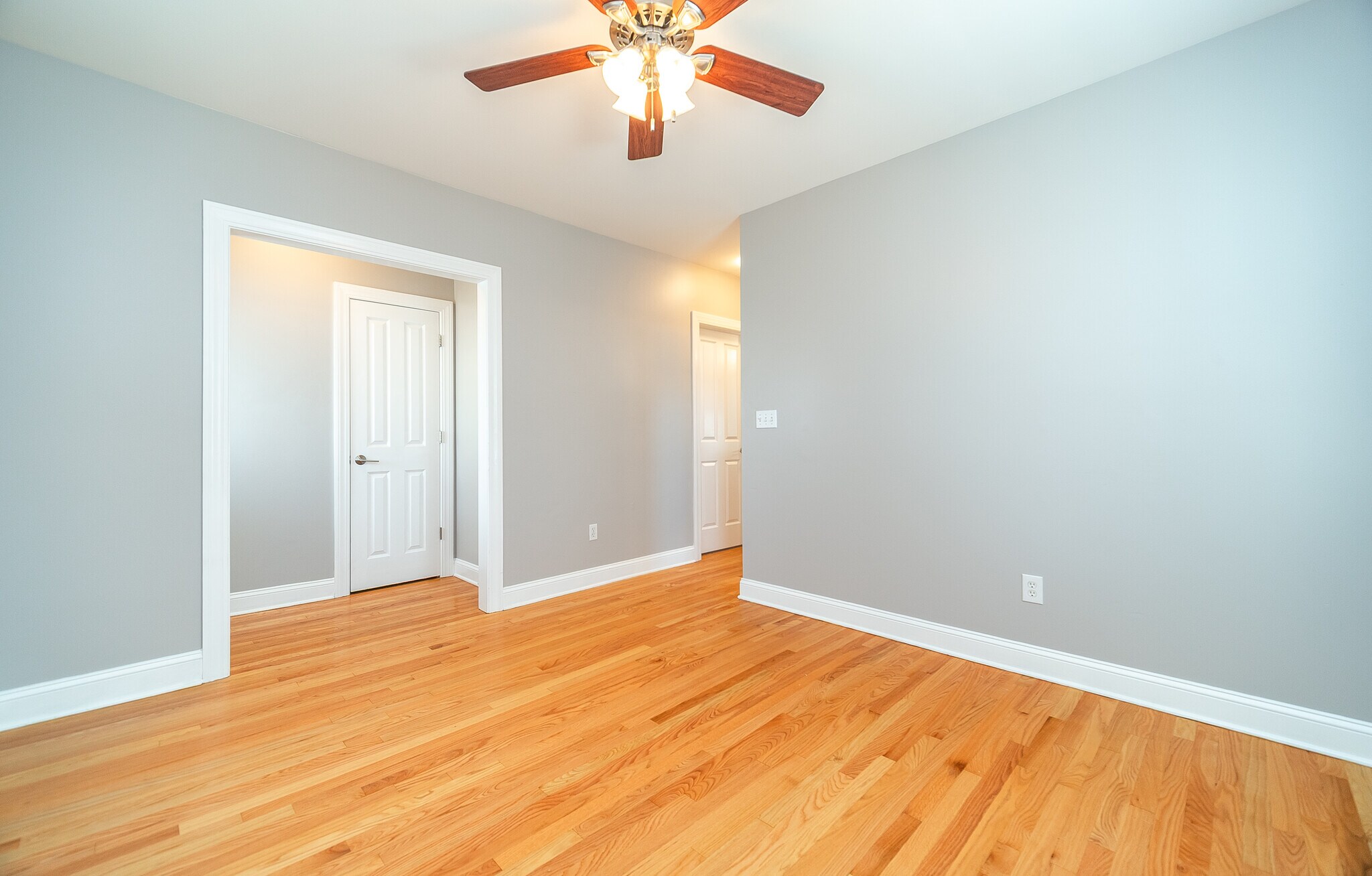 Building Photo - 362 Soundview Ave