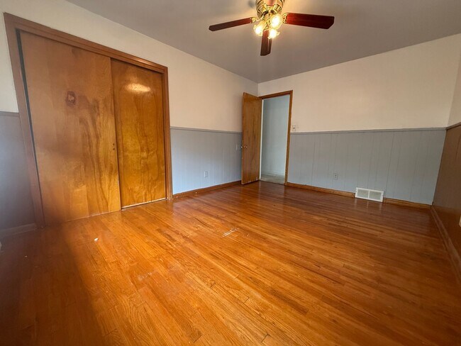 Building Photo - 26631 Lakeshore Blvd