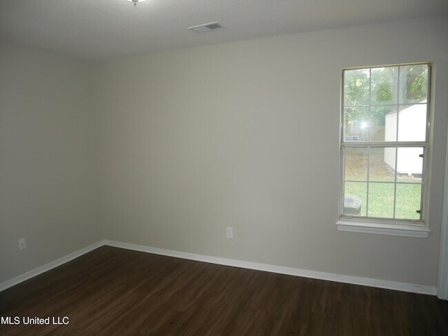 Building Photo - 6525 Lynnfield Rd