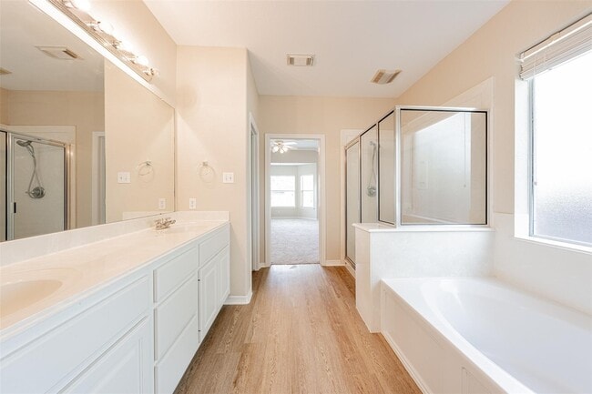 Building Photo - 13727 Charterhouse Way
