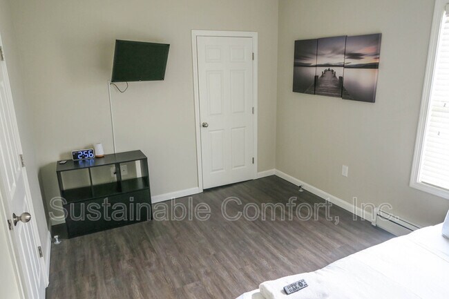 Building Photo - 44 Gage St