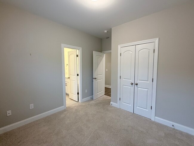 Building Photo - 57 Walnut Springs Dr