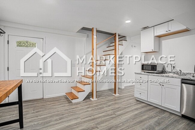 Building Photo - 23 Bisbee Ave SE